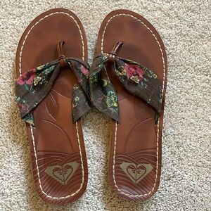Roxy sandals women’s size 9